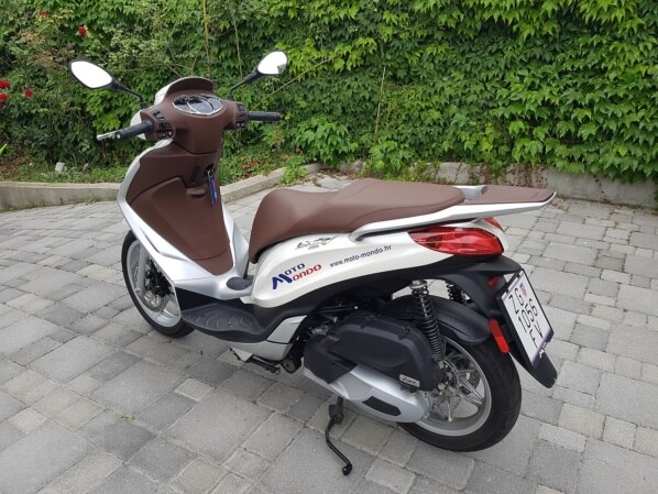 Piaggio Medley 150 11